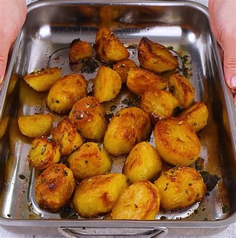 Recette De Pommes De Terre R Ties Lail Et La Sauge Porada Book