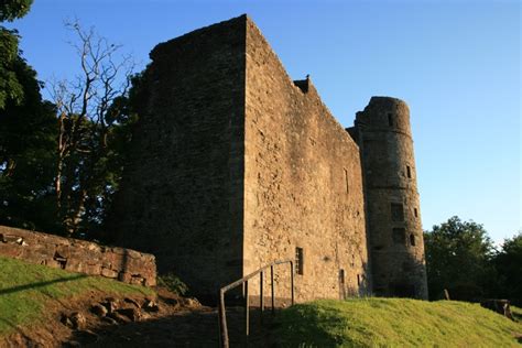 Strathaven Castle Castle In Avondale Lanarkshire Stravaiging