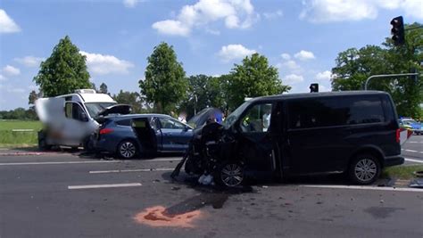 Sechs Verletzte Bei Schwerem Verkehrsunfall Nahe Uetze NDR De