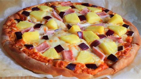 Homemade Hawaiian Pizza Pineapple And Ham Pizza Recipe Youtube