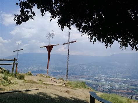 Cerro De Las Tres Cruces