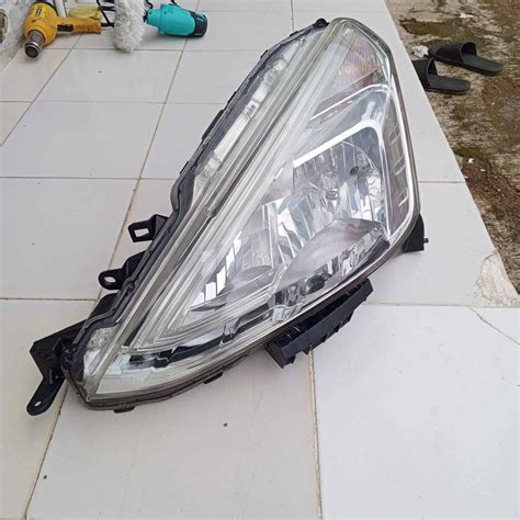 Lampu Depan Nissan Grand Livina 2014 Original Headlight Lazada Indonesia