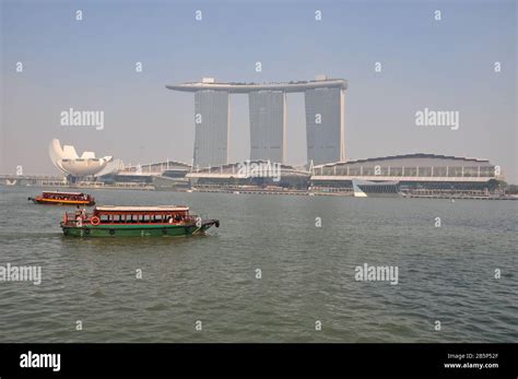 Marina Bay Sands Singapore Stock Photo Alamy