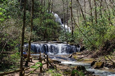 25+ Beautiful Waterfalls near Brevard NC (Within 1 Hour)