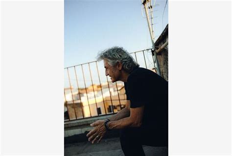 Luciano Ligabue Il Agosto Esce Una Canzone Senza Tempo Tiscali