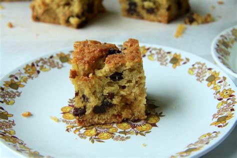 One Bowl Golden Sultana Cake What Sarah Bakes