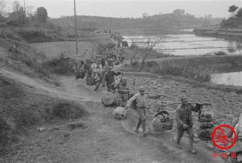 美國記者拍攝的老照片：八路軍攻破日軍據點 每日頭條