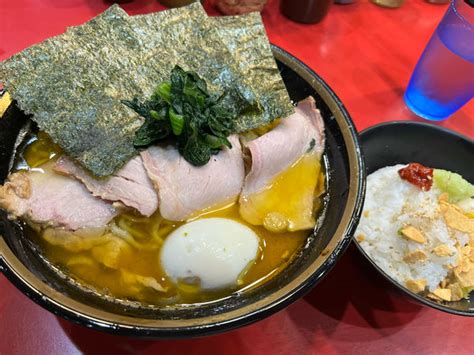 『中盛チャーシューメン白玉くずれ ライス』家系総本山 ラーメン吉村家のレビュー ラーメンデータベース