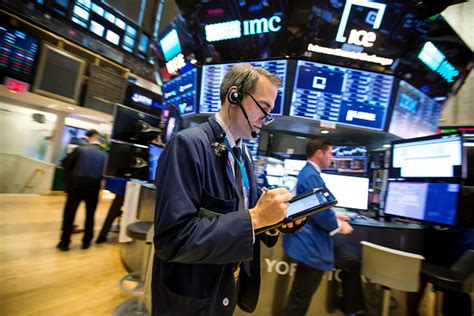 Wall Street Cierra Mixto Y El Dow Jones Baja Un 0 74