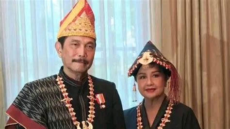 Viral Menko Luhut Binsar Pandjaitan Memukau Dengan Pakaian Adat Pakpak