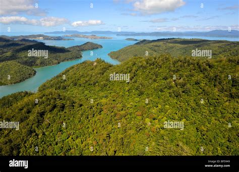 Aerial view of Whitsunday Island, Hook Island, Whitsunday Islands ...