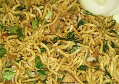 Resep 80. Mie Goreng Pentol Bakso oleh Resya Savitri - Cookpad