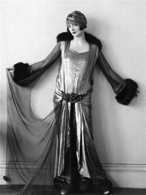 About The 1920s Fashion