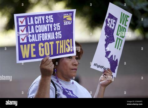 California Governor Sign Bill Hi Res Stock Photography And Images Alamy