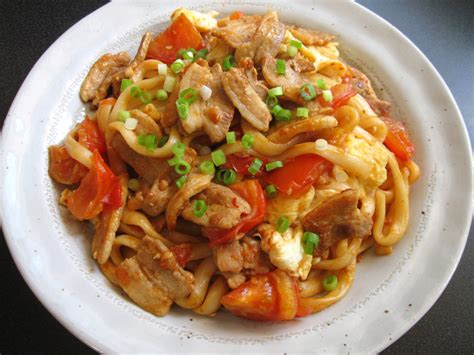 Stir Fried Udon With Tomato Pork Egg Hiroko S Recipes