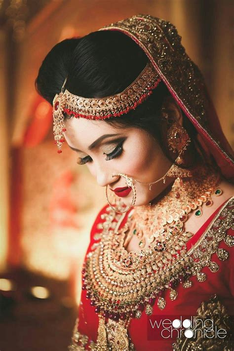 Pin By Sukhpreet Kaur 🌹💗💞💖💟🌹 On Bride Wedding Portrait Poses Bridal Makeup Looks Indian