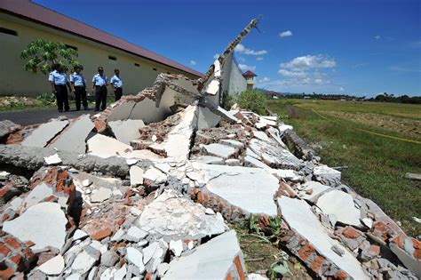 El Terremoto De Indonesia Deja Cinco Muertos Rtvees