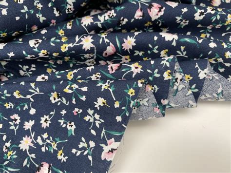 Pretty Floral Vintage Washed 100 Cotton Poplin Reactive Print 8027