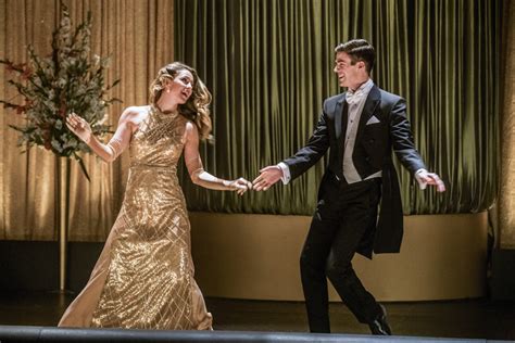 Barry/Kara duet from the Flash/Supergirl musical sneak peek