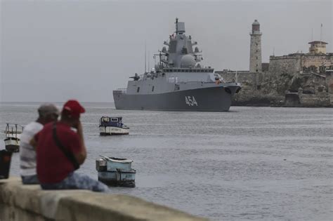 Envía EU submarino a Bahía de Guantánamo por llegada de naves rusas a Cuba