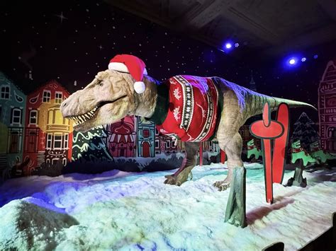 Natural History Museum T-Rex is Ready for the Festive Season – URBAN ...