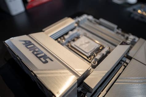 Unboxing The Gigabyte X870e Aorus Pro Ice Motherboard Sg