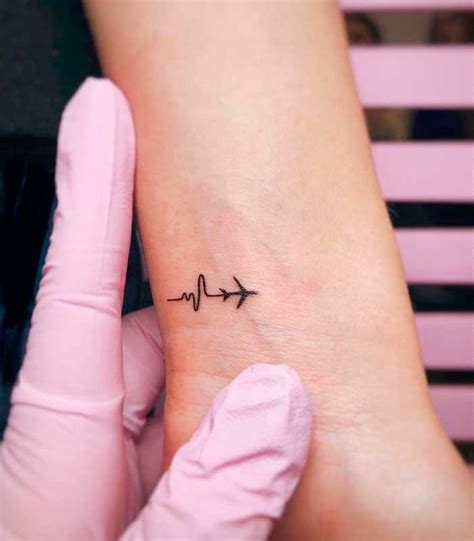 Tatuajes Peque Os Significado Y Mejores Dise Os