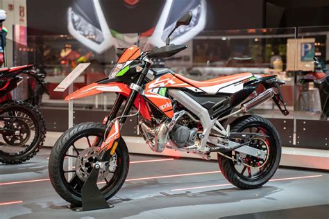 Motorrad Vergleich Aprilia Sx Supermoto Vs Fantic M