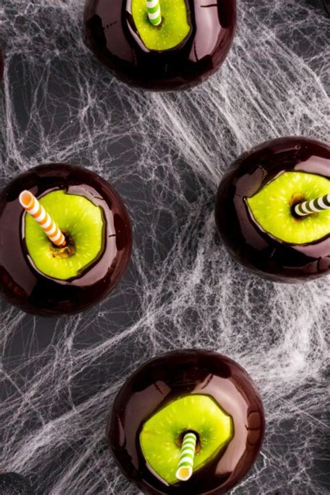 Halloween Candy Apples - My Incredible Recipes