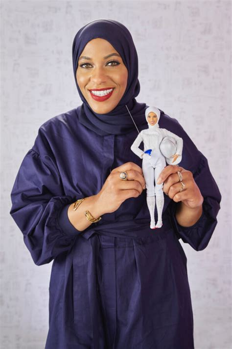 Mattel D Voile Sa Premi Re Barbie Arborant Un Hijab L Effigie De L