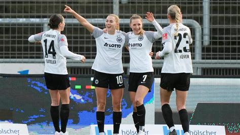 Sieg In Leverkusen Eintracht Frankfurt Frauen Bleiben Auf Champions