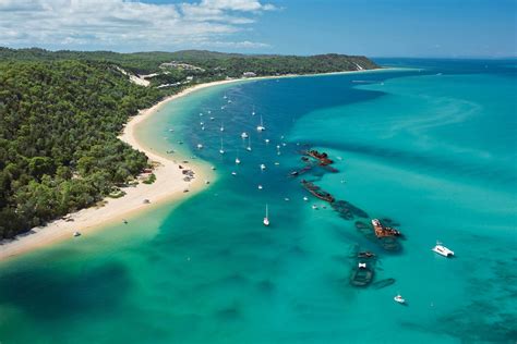 Moreton Bay Brisbanes Boating Playground — Rivergate Marina And Shipyard