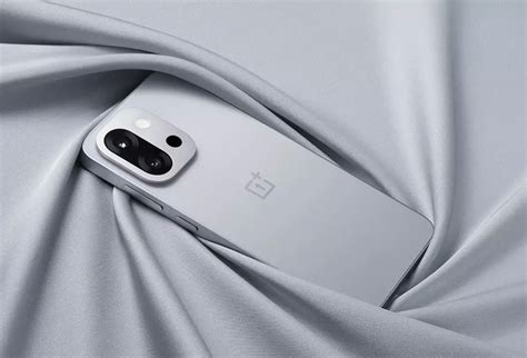 OnePlus 13T è ora ufficiale: ecco specifiche, novità e prezzi di lancio