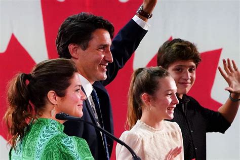 Kanadas Premierminister Justin Trudeau In Barbie Und Oppenheimer