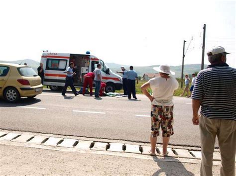 Accident Mortal La Livada O Tanara A Fost Lovita De Un Microbuz In