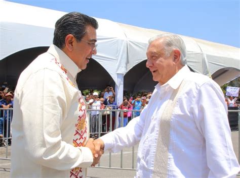 Video desde Puebla Sergio Salomón Céspedes y AMLO encabezan reunión de