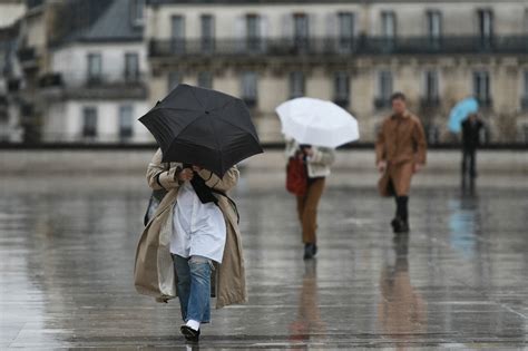 Orage brutal à Paris fortes pluies et chute rapide des températures