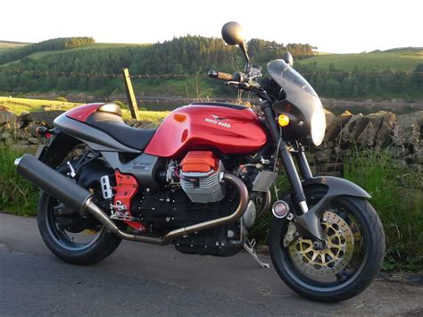 MOTO GUZZI V 11 Sport Rosso Mandello 2000 2001 Specs Performance