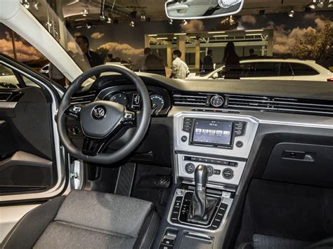 Sitzprobe In Einem 2014 Er Vw Passat B8 Interior Foto Auto Zürich 2014