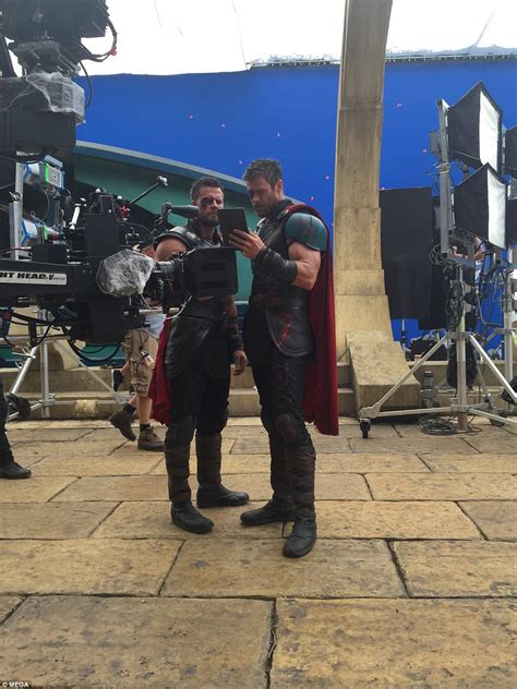 Chris Hemsworth Body Double Unveils Exclusive Thor Photos Daily Mail Online