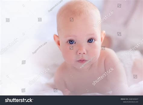 6 imágenes fotos de stock objetos en 3D y vectores sobre Young naked girls 12 year olds