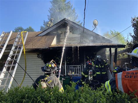 Good Samaritan alerts residents of house on fire in the Greenwood