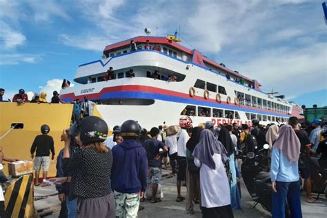 Ksop Ambon Tunda Pelayaran Kapal Ke Mbd Dampak Cuaca Buruk Antara