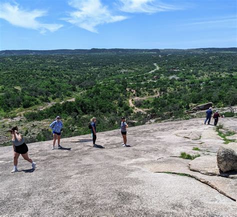 Hiking Enchanted Rock Summit Trail - Texas Wanderers