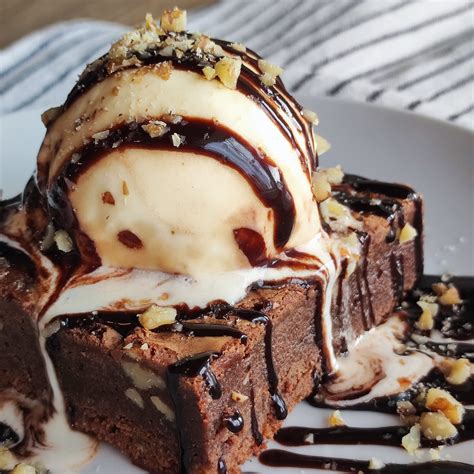 Brownie Con Helado Sukha Gastro Bar