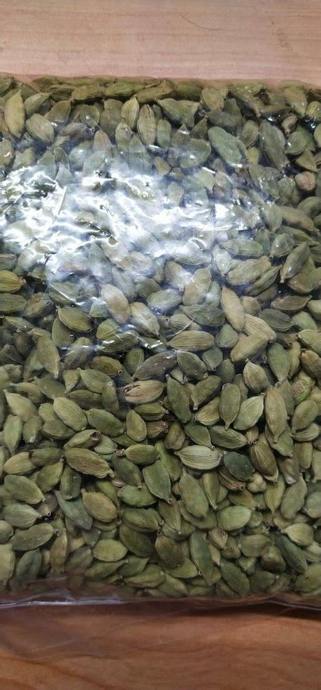 Variety Of Cardamom Bold Green Cardamom 100 G Cardamom Size 8 Mm At