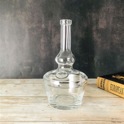 Wholesale Empty Clear Customized Long Neck Spirit Glass Bottle Ml