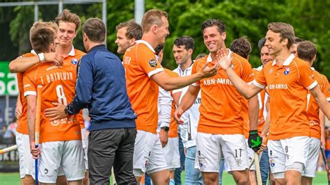 Kijk Hier Naar De Huldiging Van Landskampioen Hockey Bloemendaal