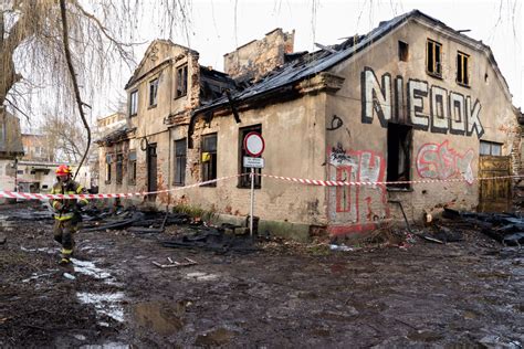 Po Ar Pustostanu Przy Ul Huberta Czumy Zdj Cia