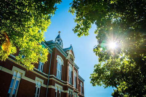 Maryville MO obits today celebrate the lives of local farmers